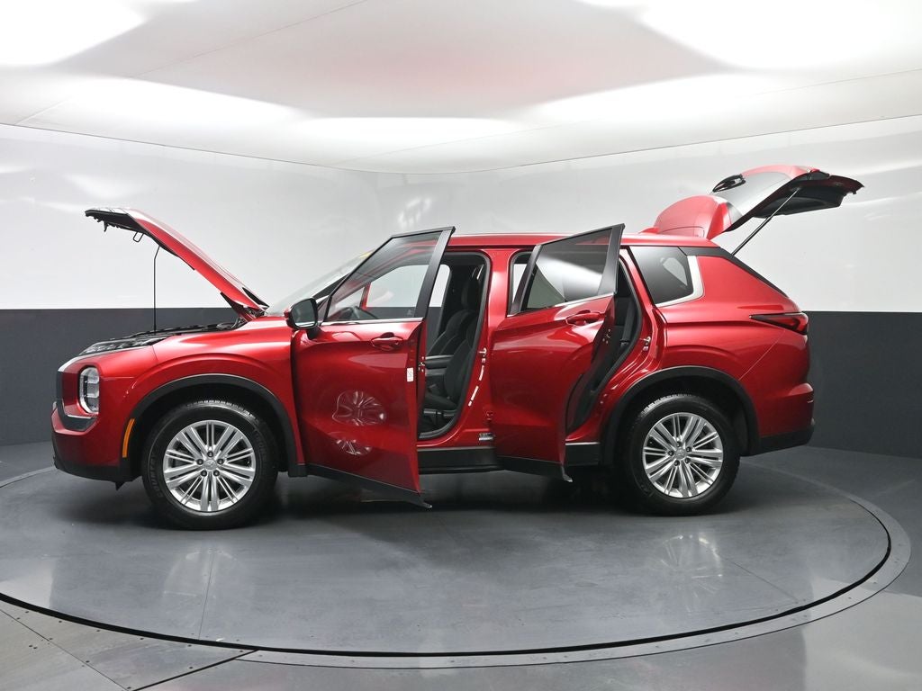 2024 Mitsubishi Outlander ES