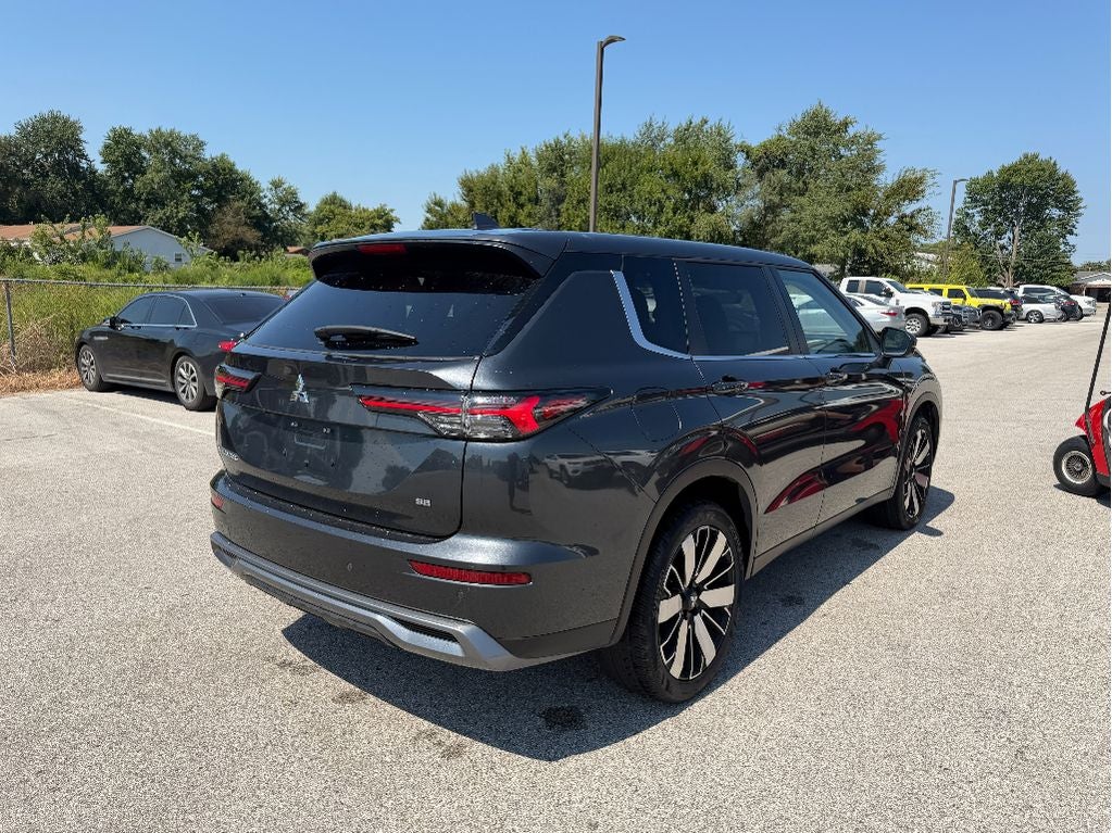 2025 Mitsubishi Outlander SE