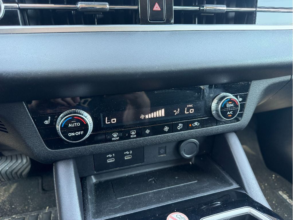 2025 Mitsubishi Outlander SE