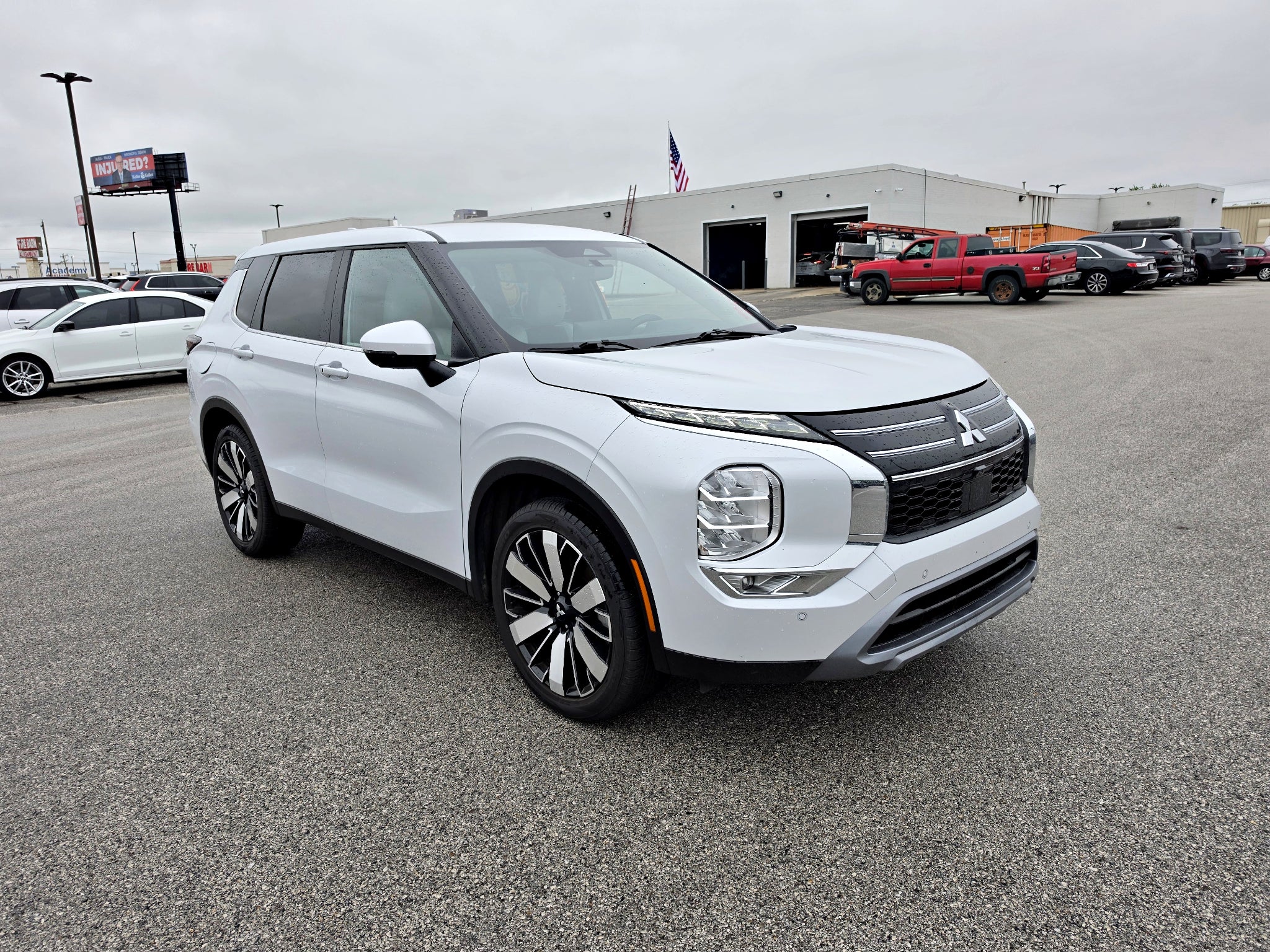 2025 Mitsubishi Outlander SE