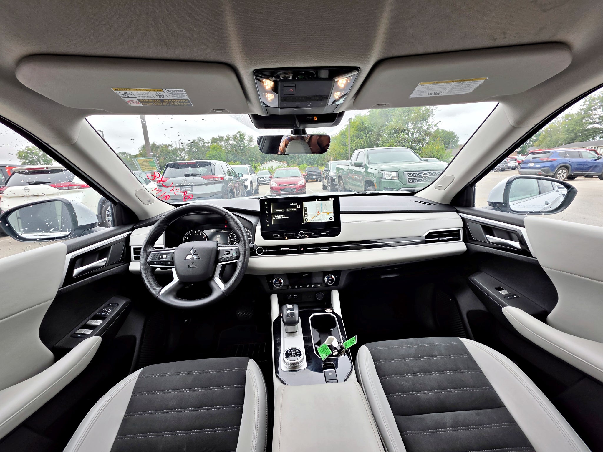 2025 Mitsubishi Outlander SE