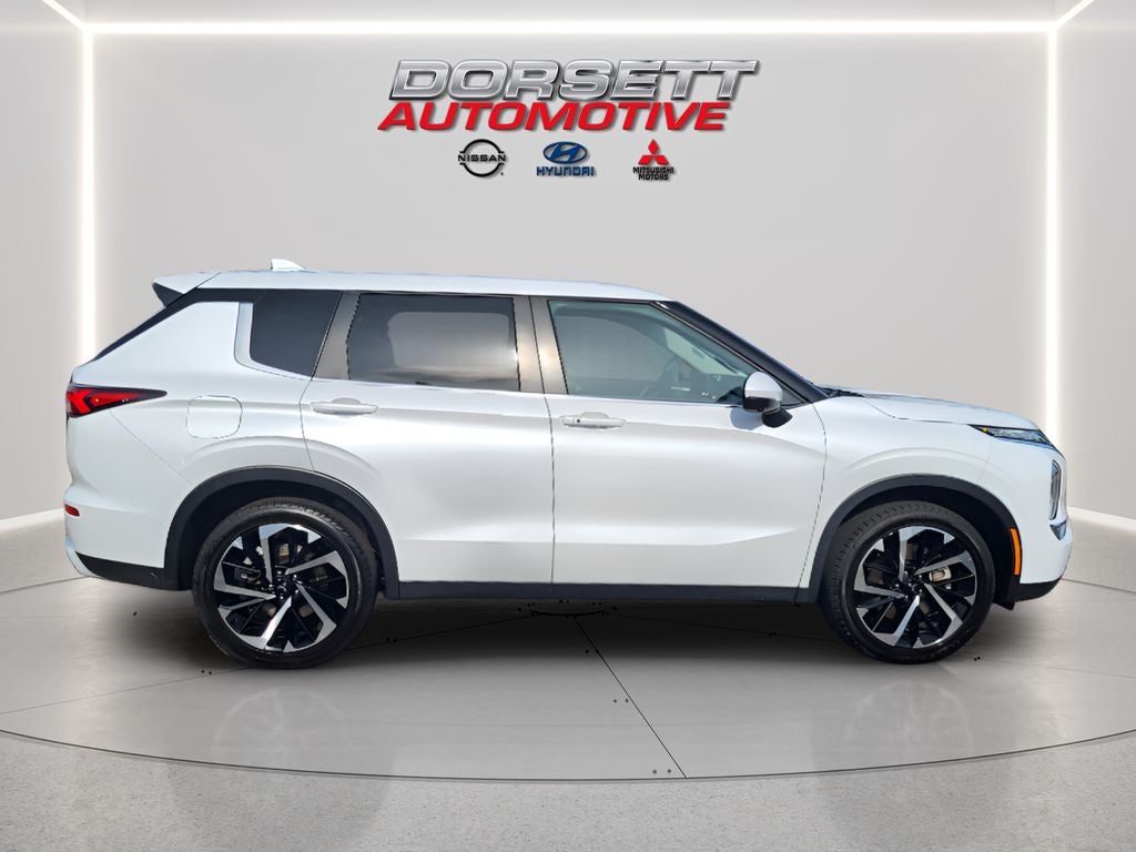 2024 Mitsubishi Outlander SE