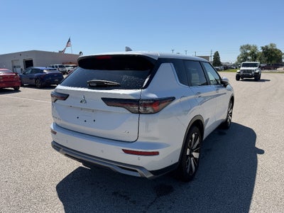 2025 Mitsubishi Outlander SE