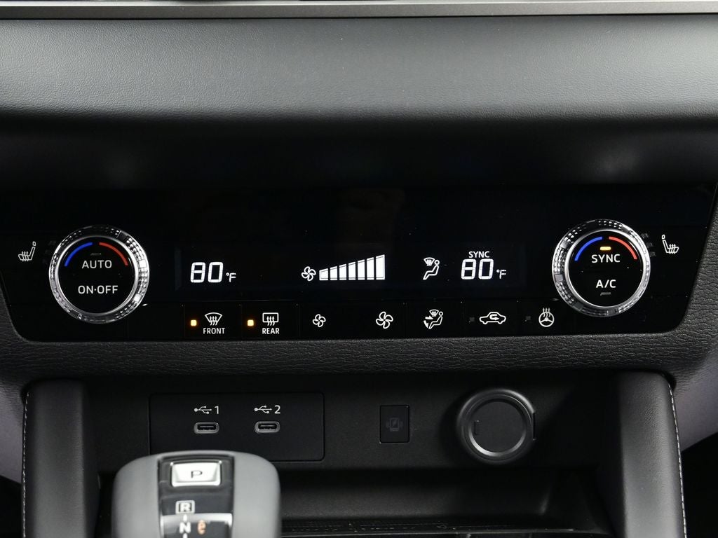 2026 Mitsubishi Outlander SE