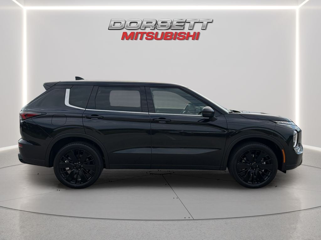 2026 Mitsubishi Outlander LE