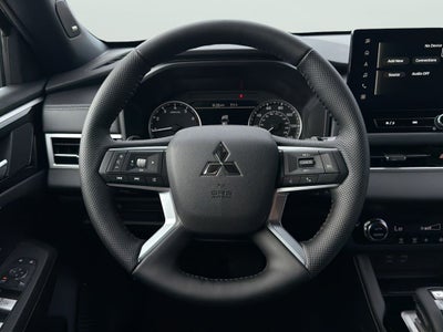 2026 Mitsubishi Outlander LE