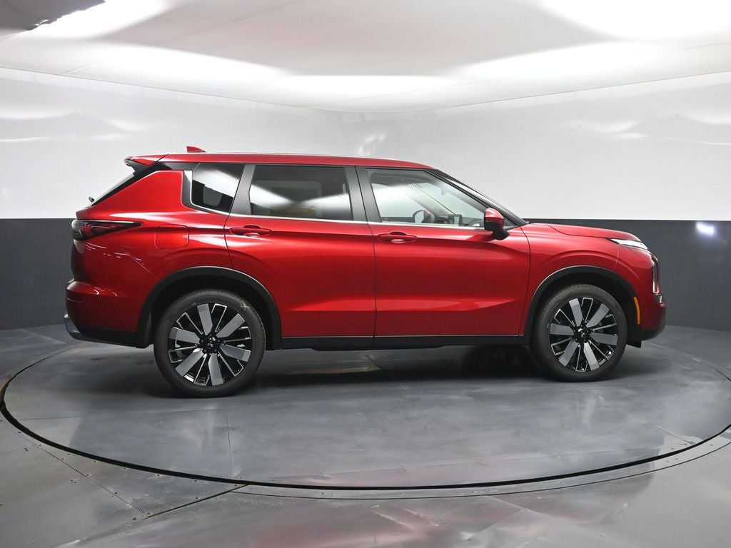 2026 Mitsubishi Outlander SE