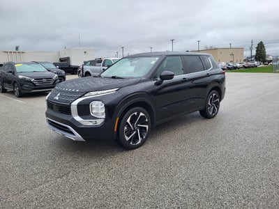 2023 Mitsubishi Outlander SE