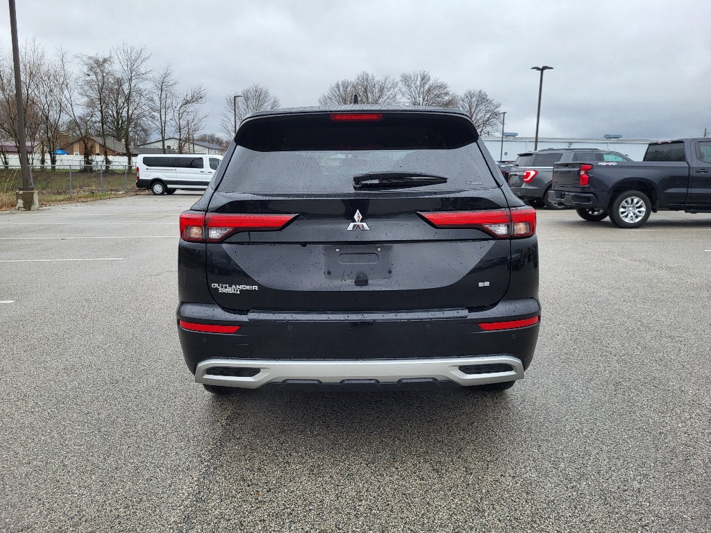 2023 Mitsubishi Outlander SE