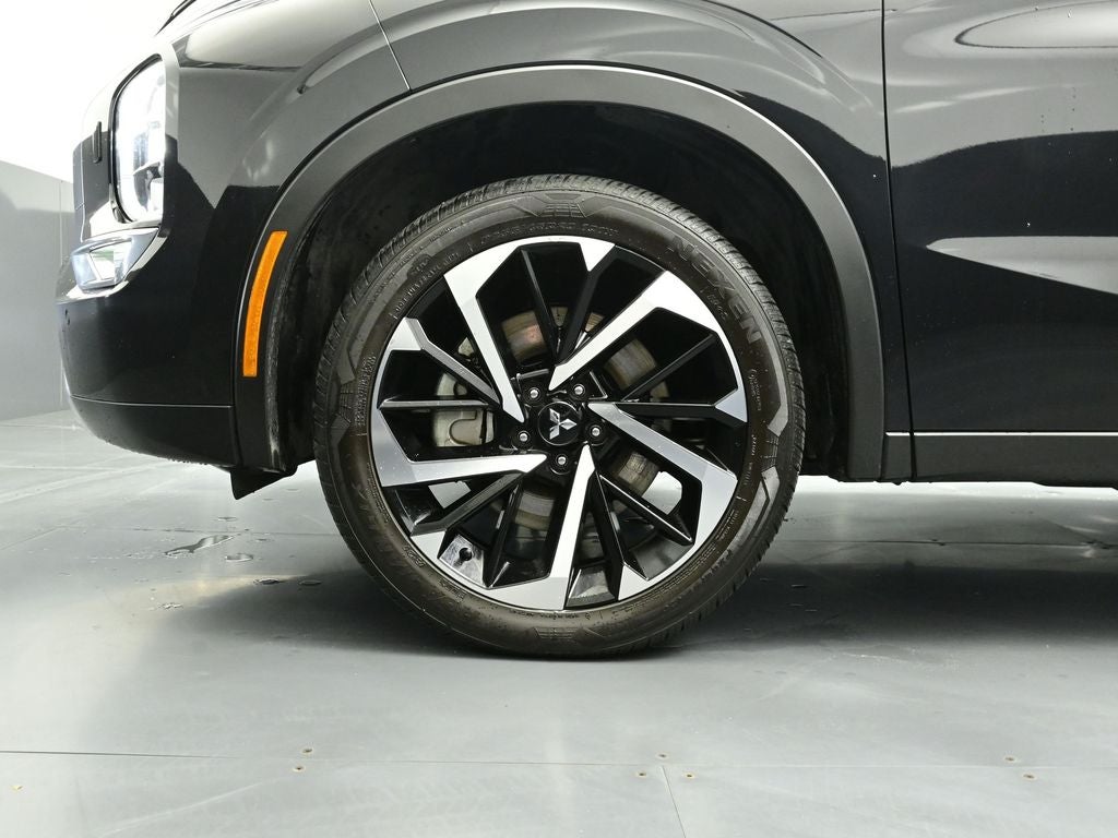 2023 Mitsubishi Outlander SE