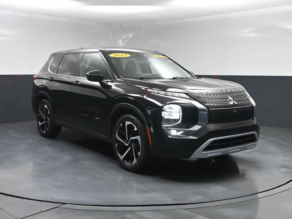 2023 Mitsubishi Outlander SE