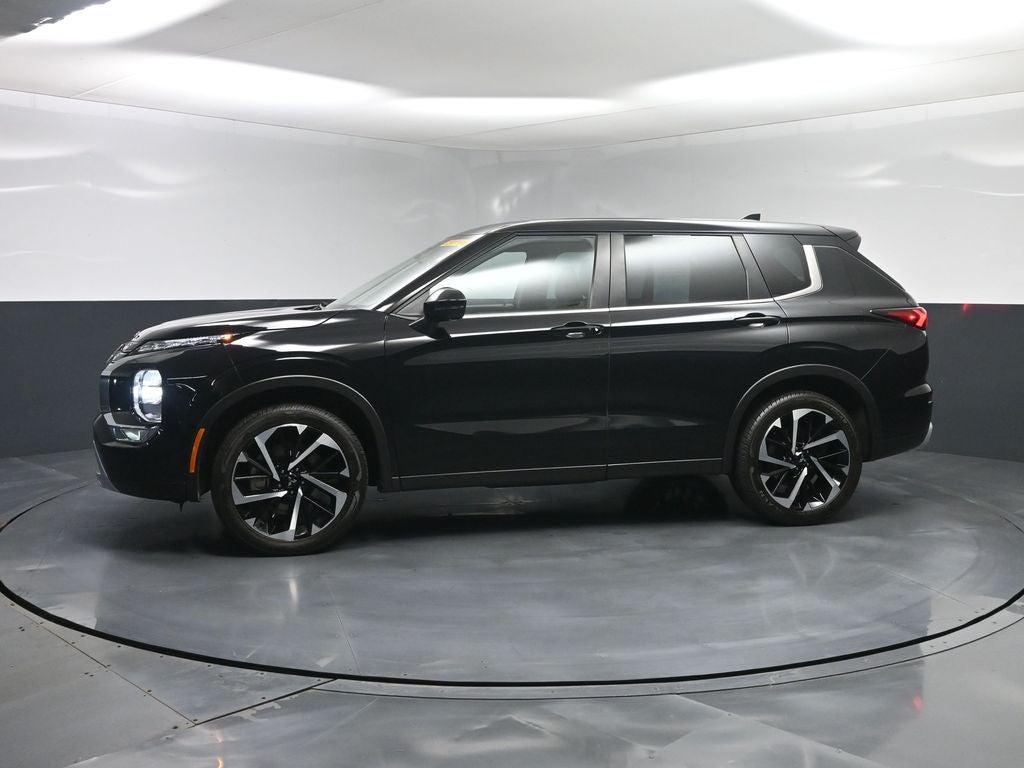 2023 Mitsubishi Outlander SE