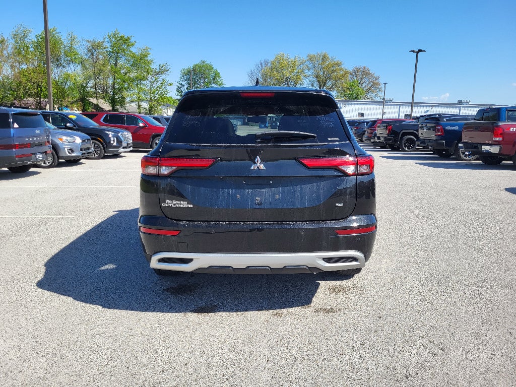 2022 Mitsubishi Outlander SE