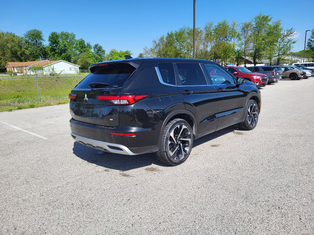 2022 Mitsubishi Outlander SE