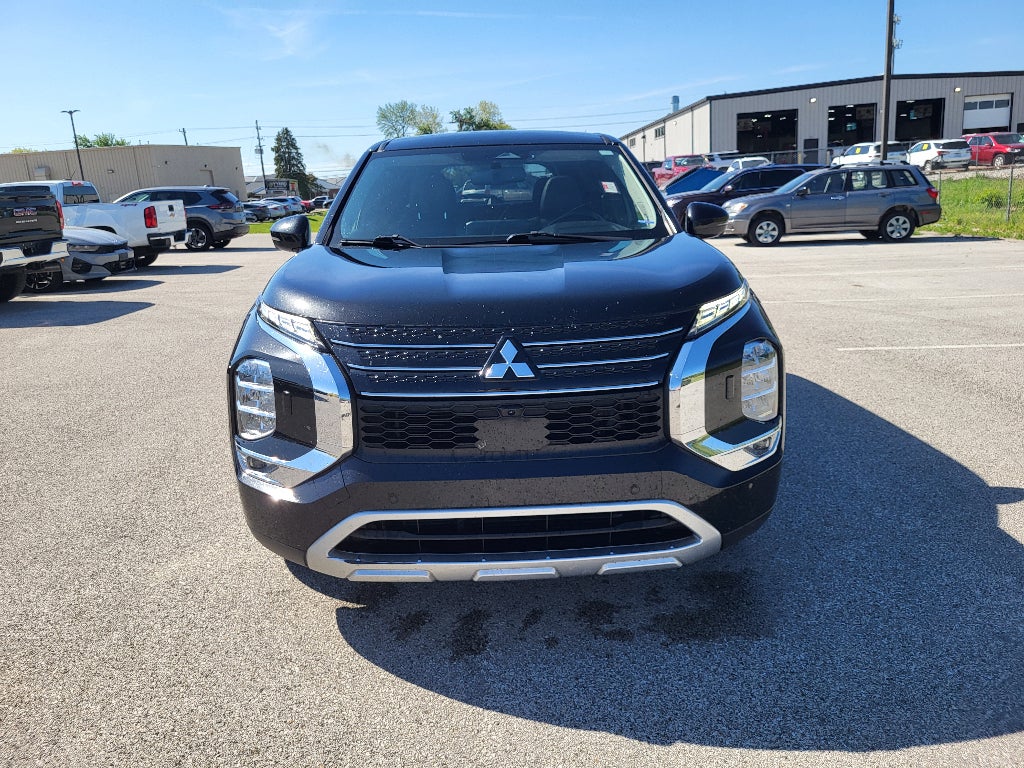 2022 Mitsubishi Outlander SE