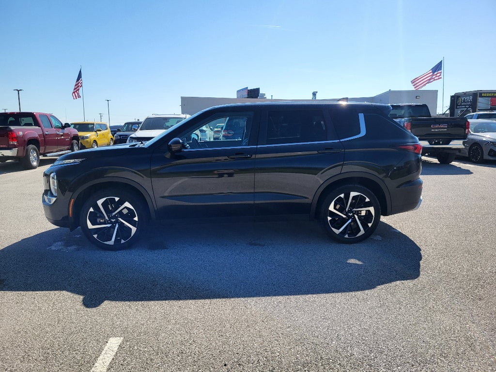 2022 Mitsubishi Outlander SE