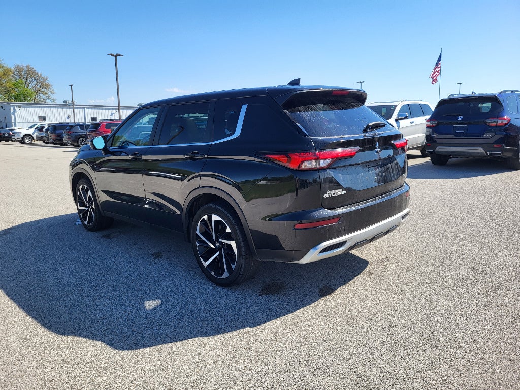 2022 Mitsubishi Outlander SE