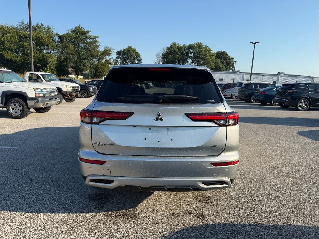 2022 Mitsubishi Outlander SE