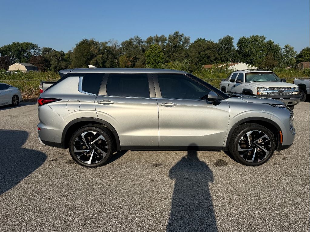 2022 Mitsubishi Outlander SE