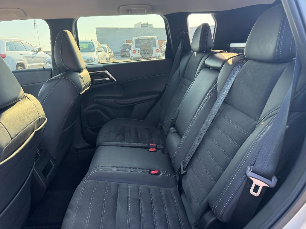 2022 Mitsubishi Outlander SE