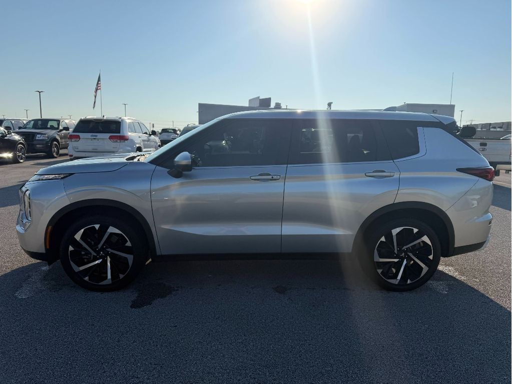 2022 Mitsubishi Outlander SE