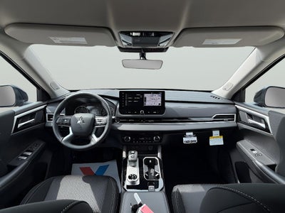 2026 Mitsubishi Outlander ES