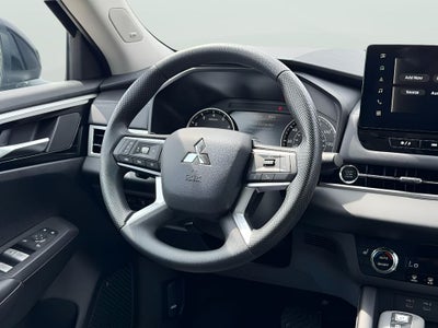 2026 Mitsubishi Outlander ES