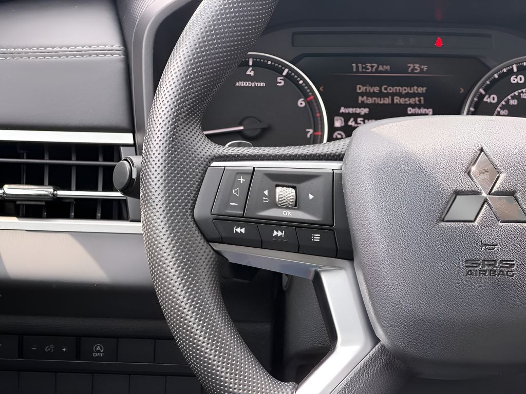 2026 Mitsubishi Outlander ES