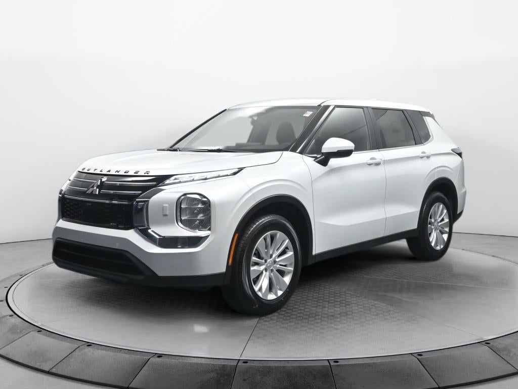 2026 Mitsubishi Outlander ES