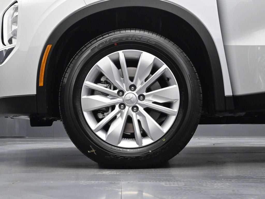 2026 Mitsubishi Outlander ES