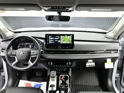 2026 Mitsubishi Outlander ES