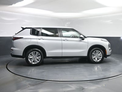 2026 Mitsubishi Outlander ES