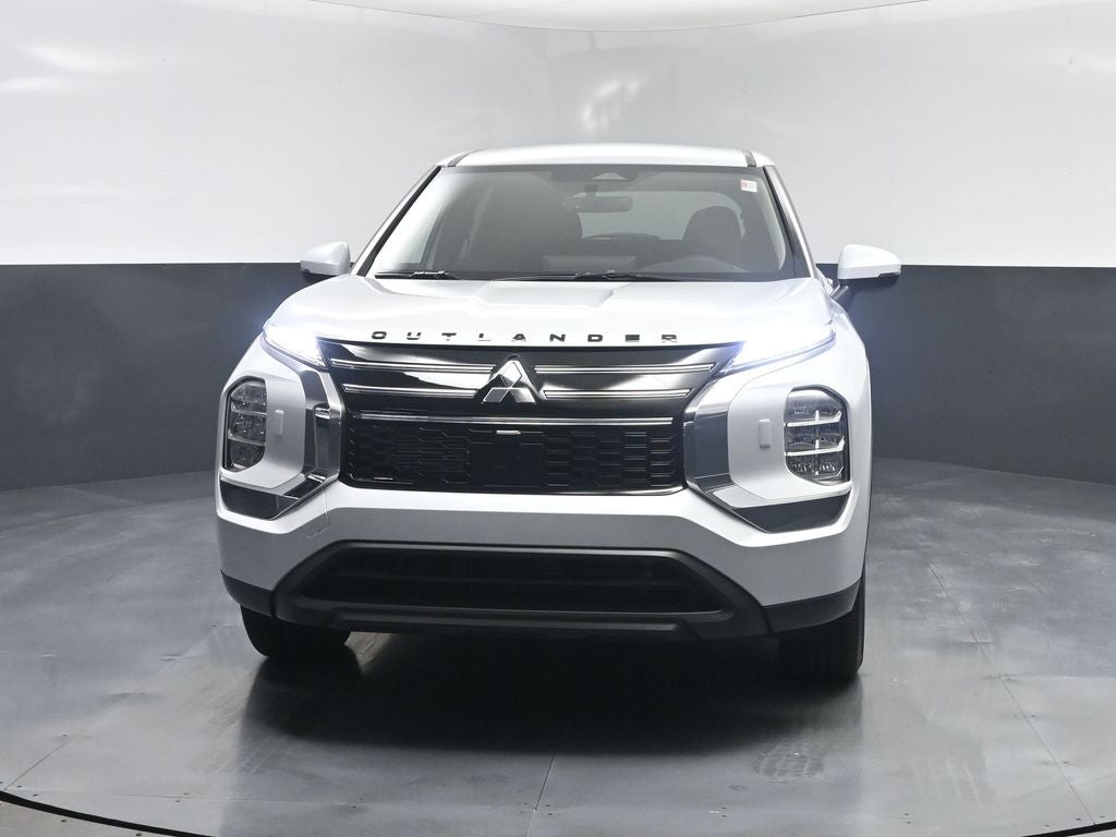 2026 Mitsubishi Outlander ES