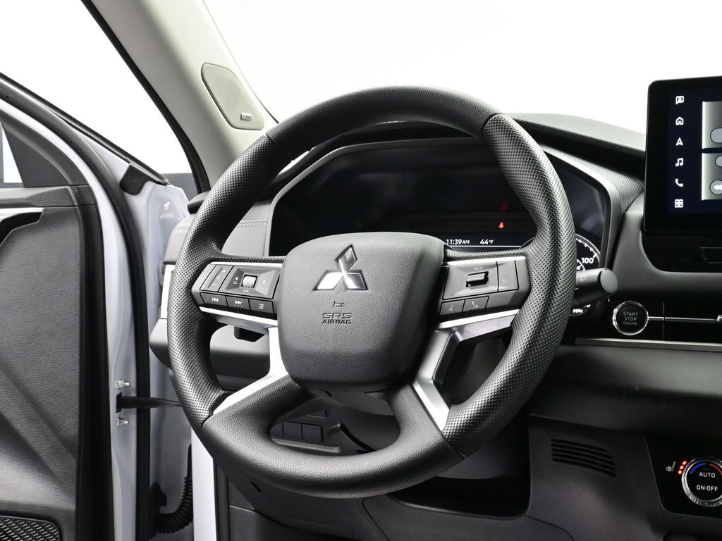 2026 Mitsubishi Outlander ES