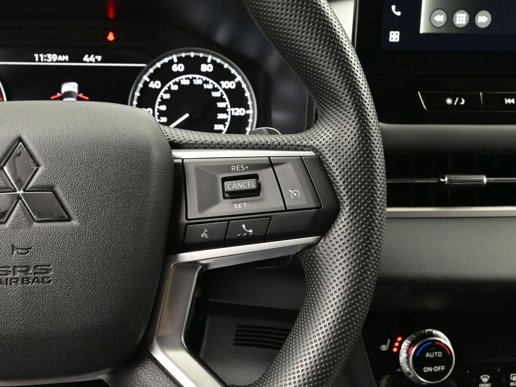 2026 Mitsubishi Outlander ES