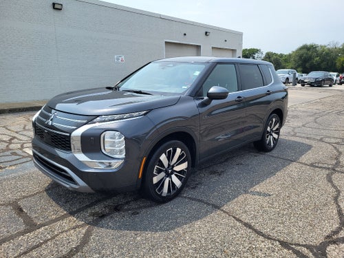 2025 Mitsubishi Outlander SE