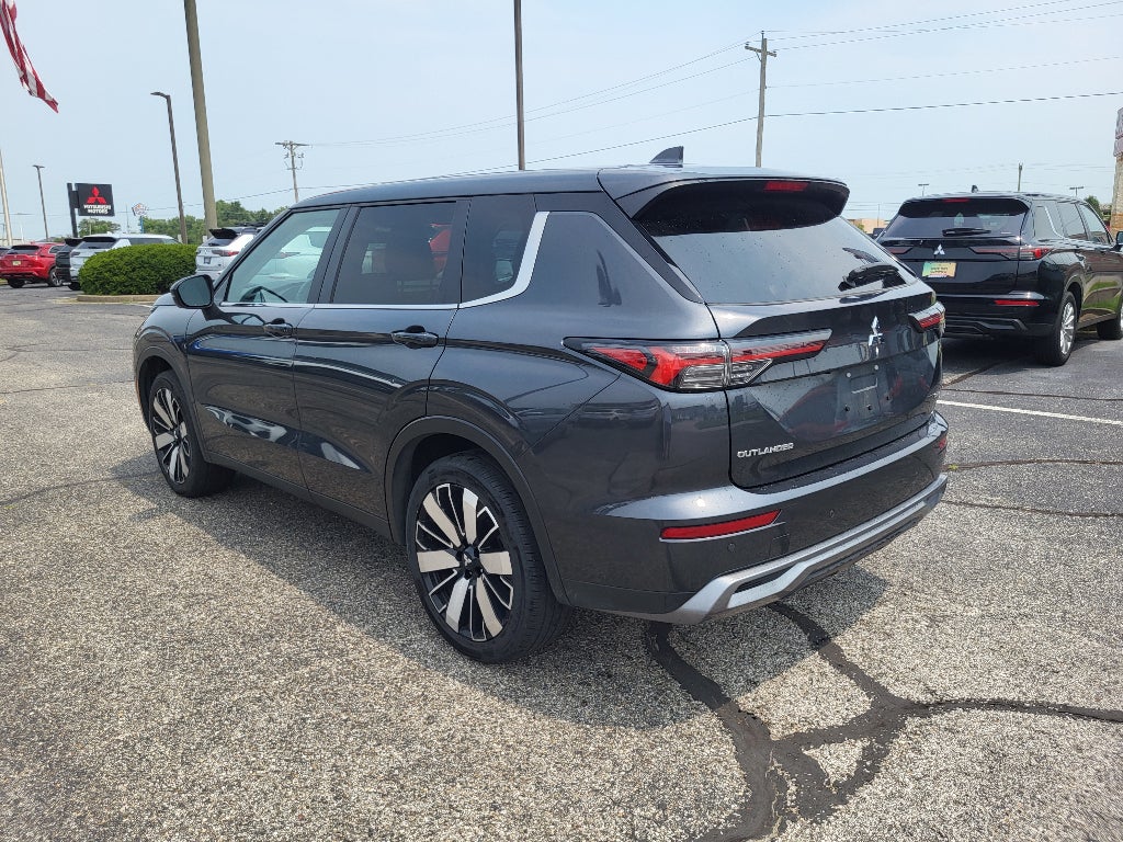 2025 Mitsubishi Outlander SE