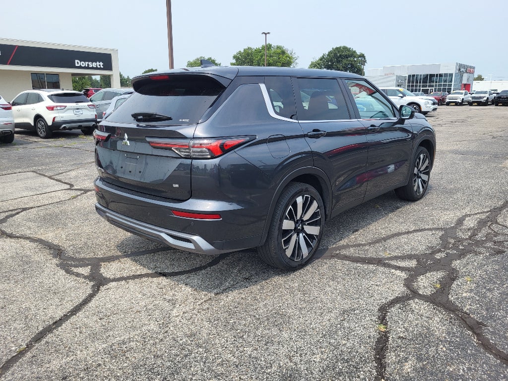 2025 Mitsubishi Outlander SE