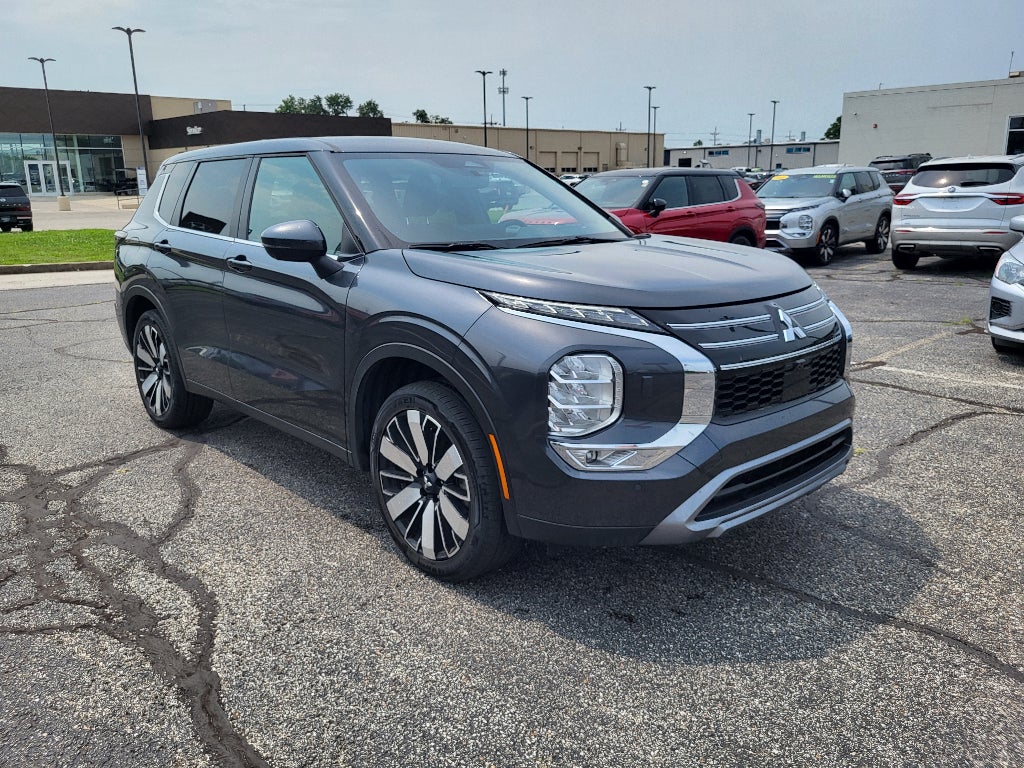 2025 Mitsubishi Outlander SE