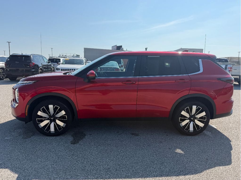 2025 Mitsubishi Outlander SE