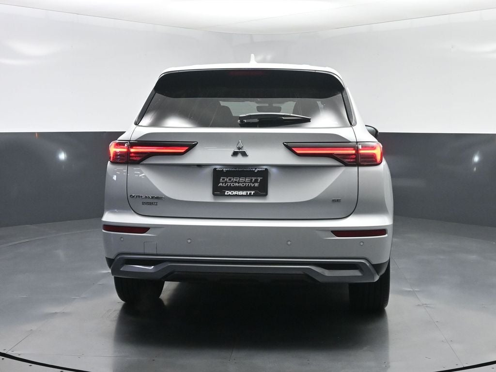 2025 Mitsubishi Outlander SE