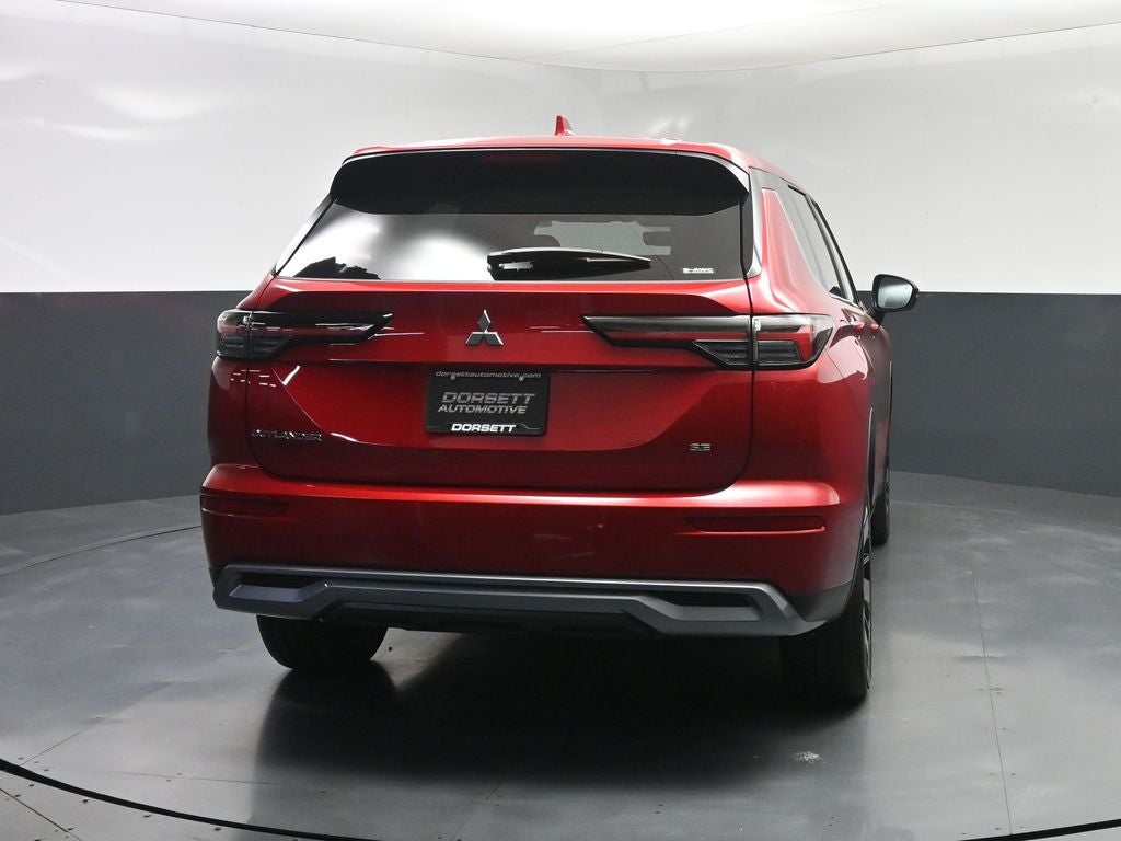2025 Mitsubishi Outlander SE