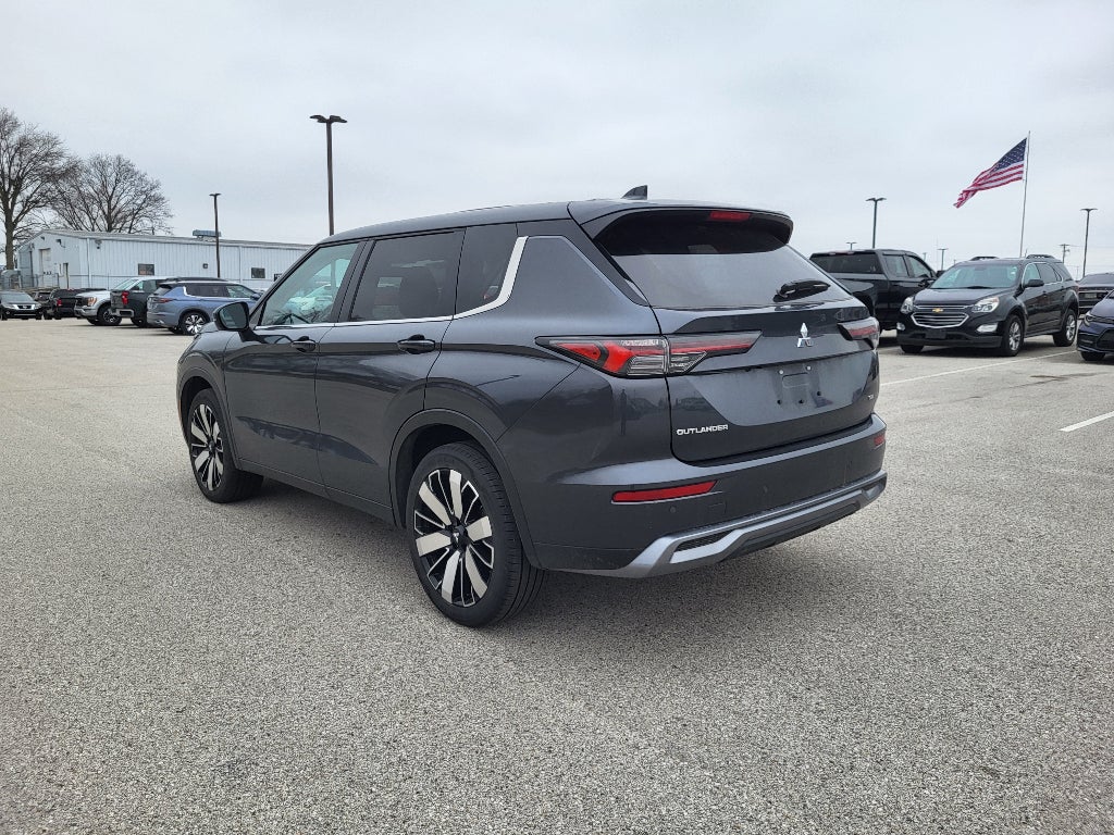 2025 Mitsubishi Outlander SE