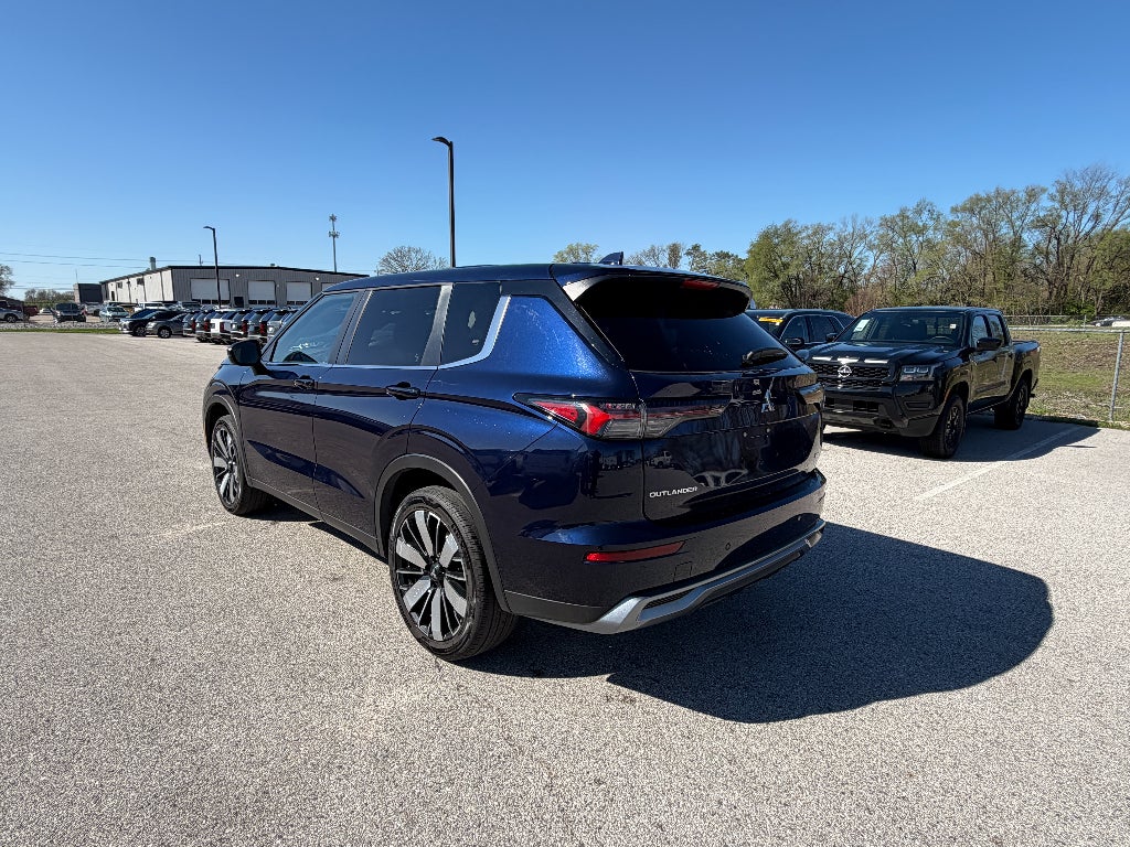 2025 Mitsubishi Outlander SE