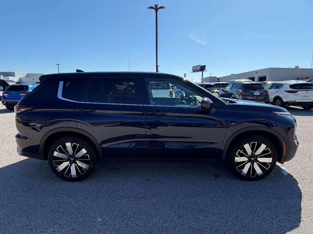 2025 Mitsubishi Outlander SE