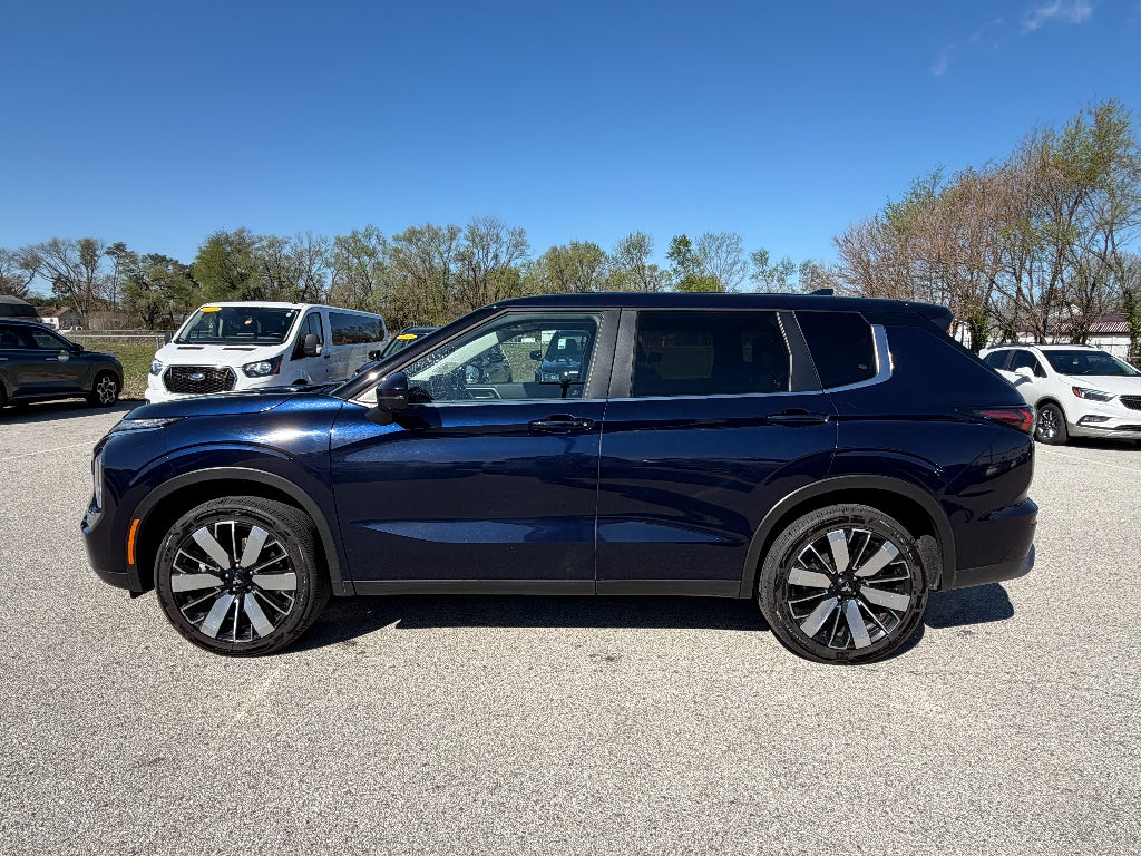 2025 Mitsubishi Outlander SE