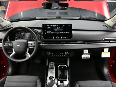 2025 Mitsubishi Outlander SE