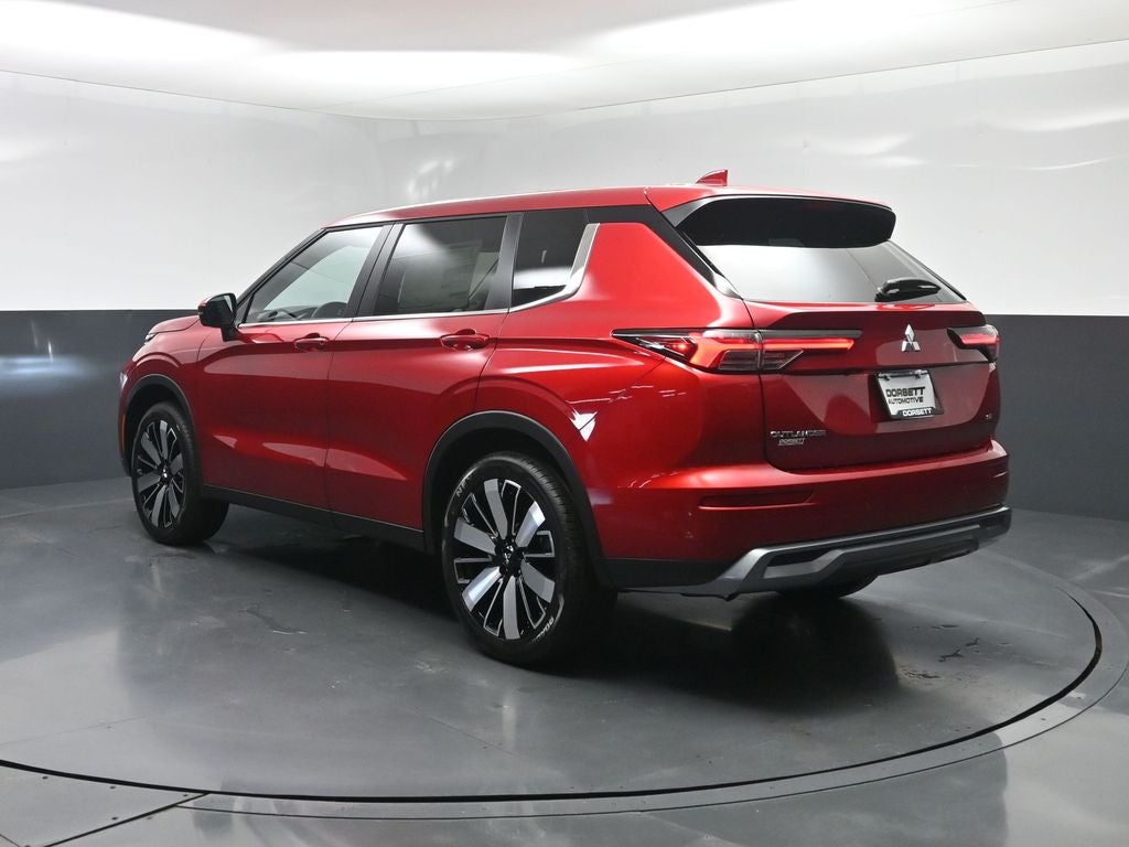 2025 Mitsubishi Outlander SE