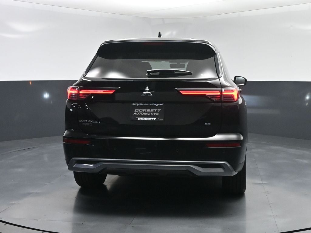 2025 Mitsubishi Outlander SE