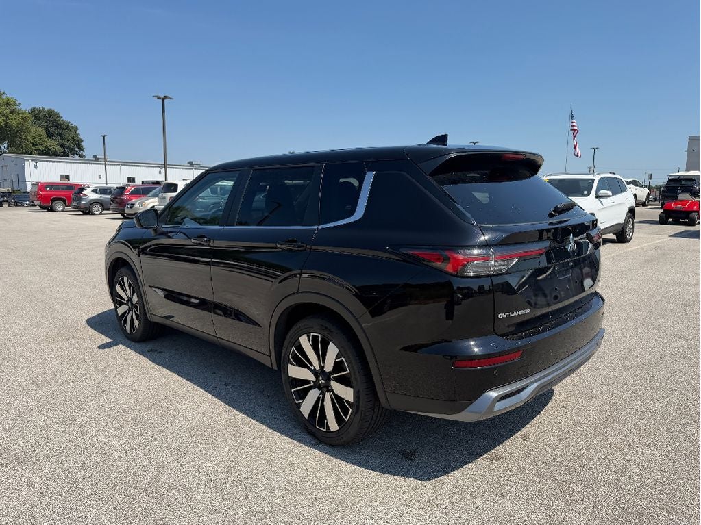 2025 Mitsubishi Outlander SE